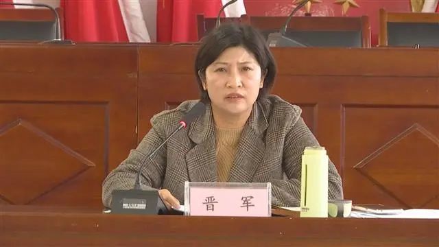 县领导晋军 梁霆赴虞姬镇召开《政府工作报告》征求意见座谈会