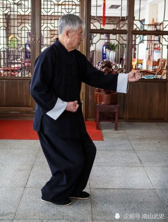 浅谈任来福的拳术造诣10岁随霍庆云学拳乃国家1级武术裁判