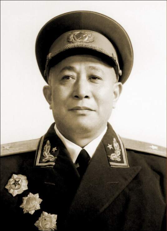 "张"姓开国少将还有:1961年晋升少将:张华,张英,张明,张挺,张钧,张衍