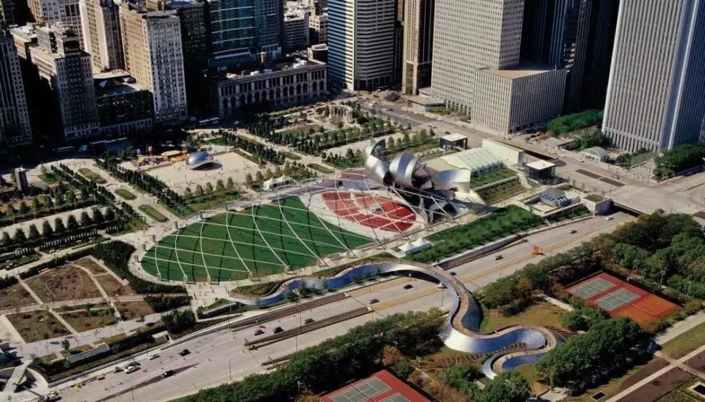 千禧公园(millennium park)纽约中央公园在落成以来,便成为了曼哈顿