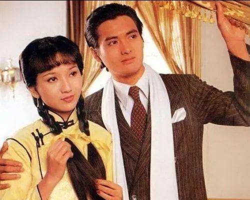 在两人结婚的期间,赵雅芝也为黄汉伟生出了两个儿
