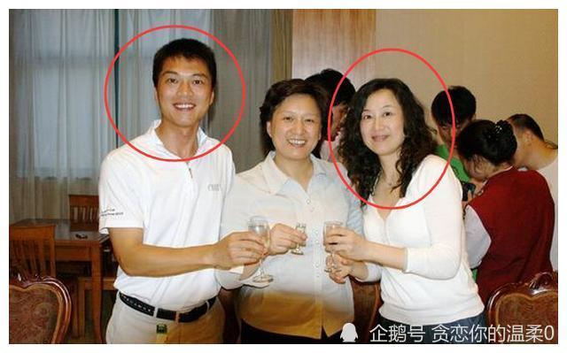 当时江嘉良的乒乓球生涯已经接近尾声,吴玉芳刚好相反,她的事业正处于