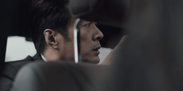 0m《毒战》中他饰演的毒枭黎树昌让人不寒而栗,而《扫黑风暴》里,他