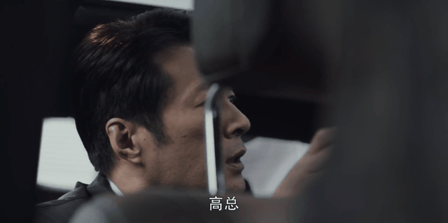 《毒战》中他饰演的毒枭黎树昌让人不寒而栗,而《扫黑风暴》里,他扮演