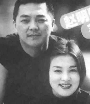 失婚后的赵明明独自抚养女儿,英宁几年后再婚了,而她至今孑然一身.