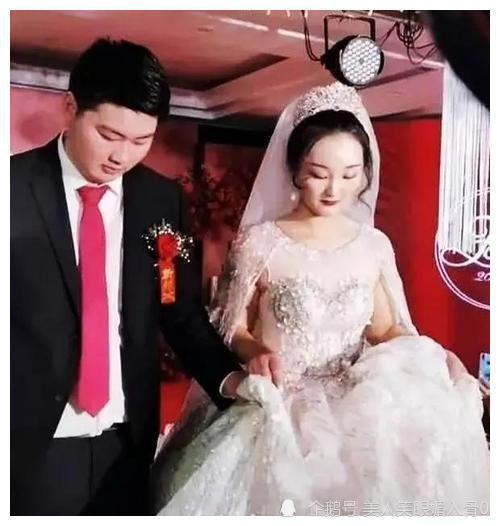 女网红陈亚男和朱单伟解除婚约大衣哥朱之文商业演出依旧火爆