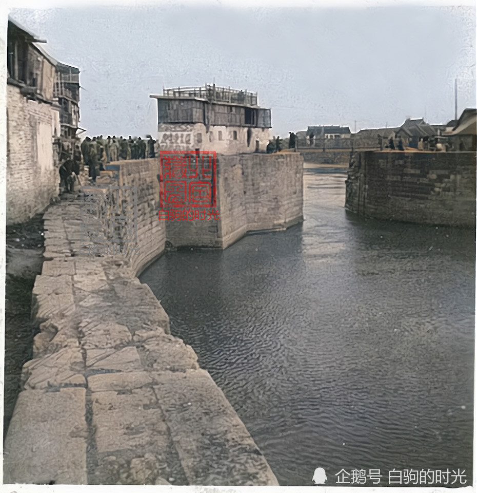 老照片1940年的淮阴河边的城墙闸口和市街等风景