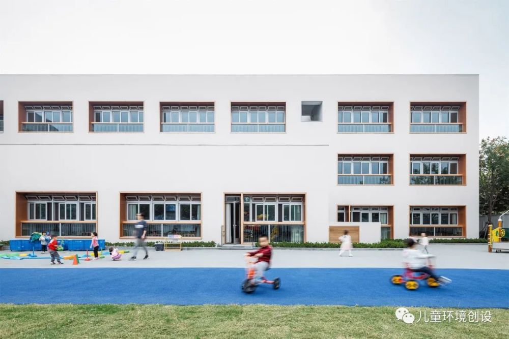 华东师范大学第二附属中学前滩学校及冰厂田前滩幼儿园