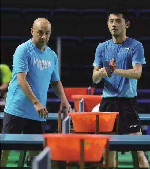 张继科就曾经是"世界第一反手,所以王曼昱在跟着肖战训练之后,反手也