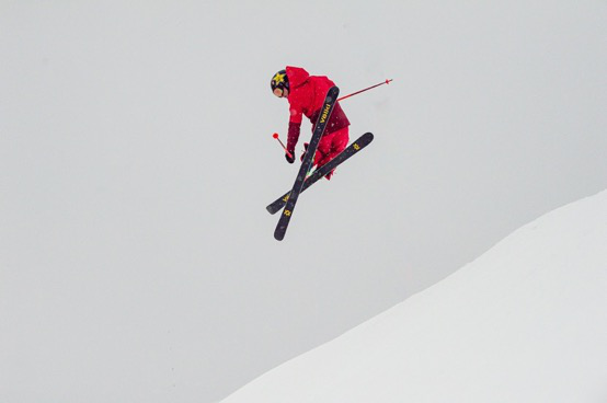 自由式滑雪世界杯美国铜山站费雷拉获男子双板u型场地技巧冠军