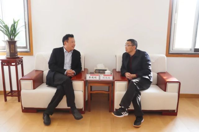 理事会主任李晓刚会见了到访的萍乡市人民政府副市长刘运成一行,双方