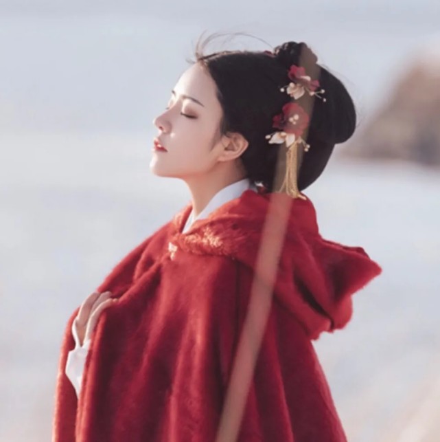 红色系真人女生头像|你是我一生只会遇见一次的惊喜