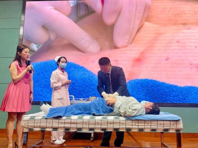 高雨针刀在原有针刀理论基础上,创立了"整体力线"及"慢性神经刺激征"