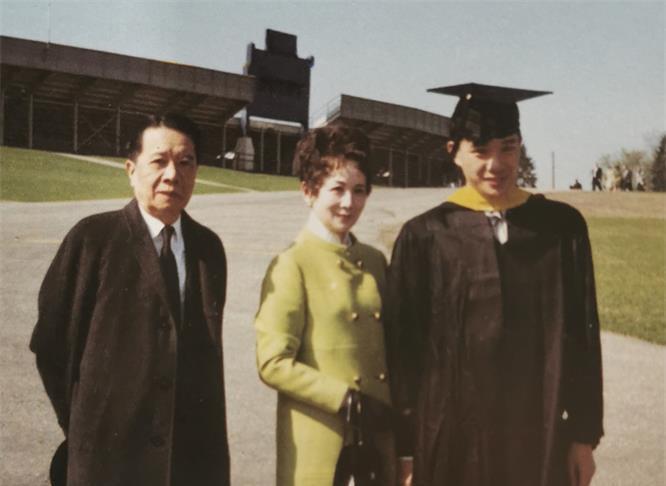 她是漂亮的名门闺秀,嫁给四大家族之宋家,丈夫去世却改嫁埃及人
