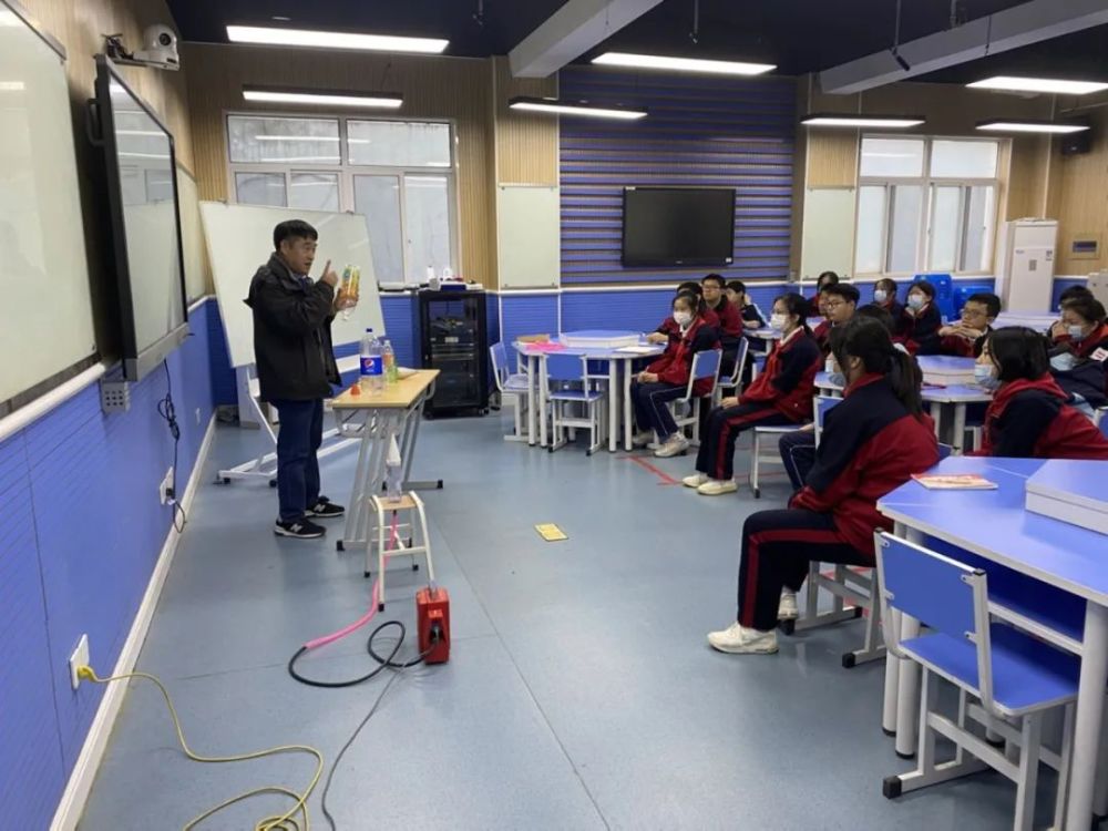 科技创意未来上海市宜川中学附属学校2021年科技节活动