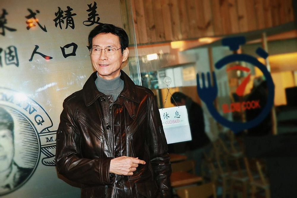 74岁郑少秋近况曝光2年没公开露面身子硬朗气色好