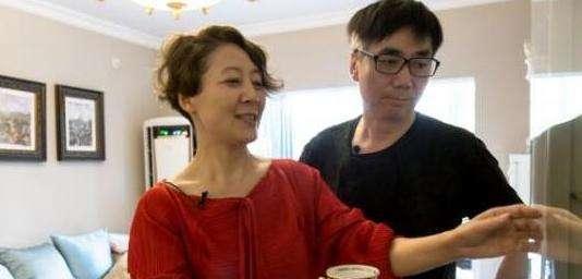 老戏骨范明:娶大4岁的二婚妻子,继子是他的骄傲也是的