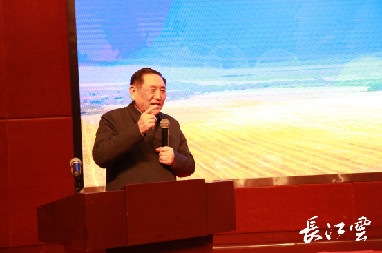 湖北养猪协会换届潘向阳当选会长