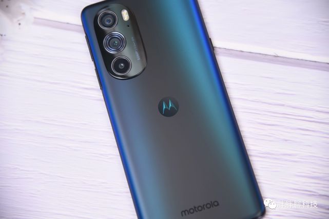 moto edge x30评测:2999元起,首发高通骁龙8 gen 1,?