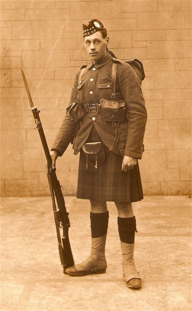 是接手方便,但在19世纪70年代之前,它却是最适宜苏格兰环境的军装之一