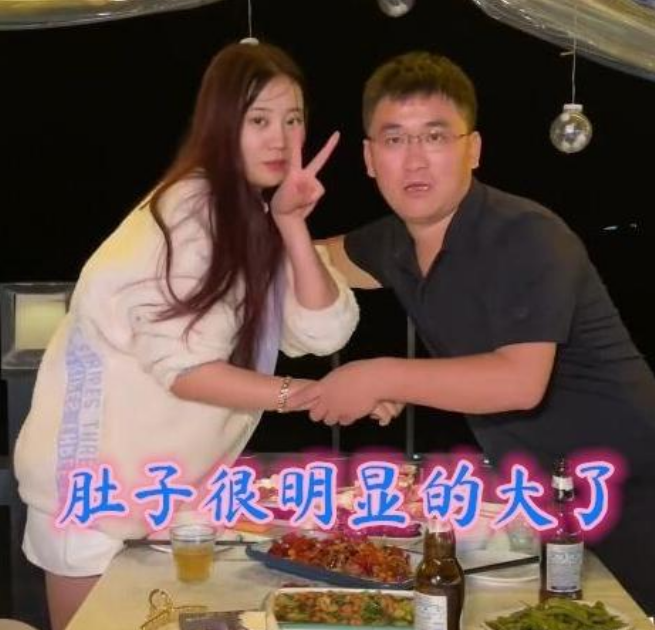 姜涛与小羽毛直播闹分手曾宣布怀孕三个月网友新剧情上线了