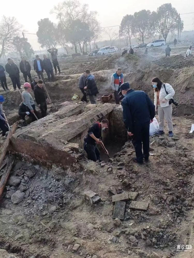 哇塞嘉兴一地发现古墓现场画面曝光