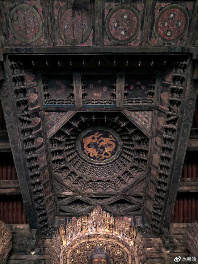 地点:山西大同04/ 善化寺大殿藻井若以精美程度而论,应县净土寺的藻井
