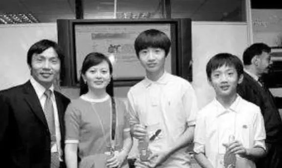 罗红变卖了王蓉旻的东西,把钱还清了,并迎娶了王蓉旻.