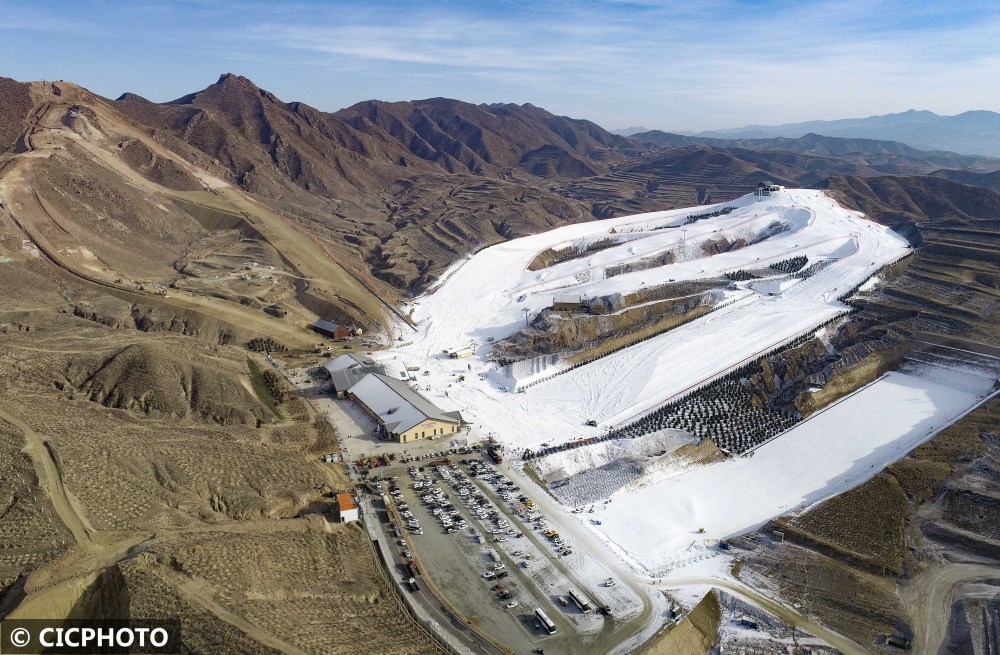 内蒙古呼和浩特马鬃山滑雪场即将建成开放