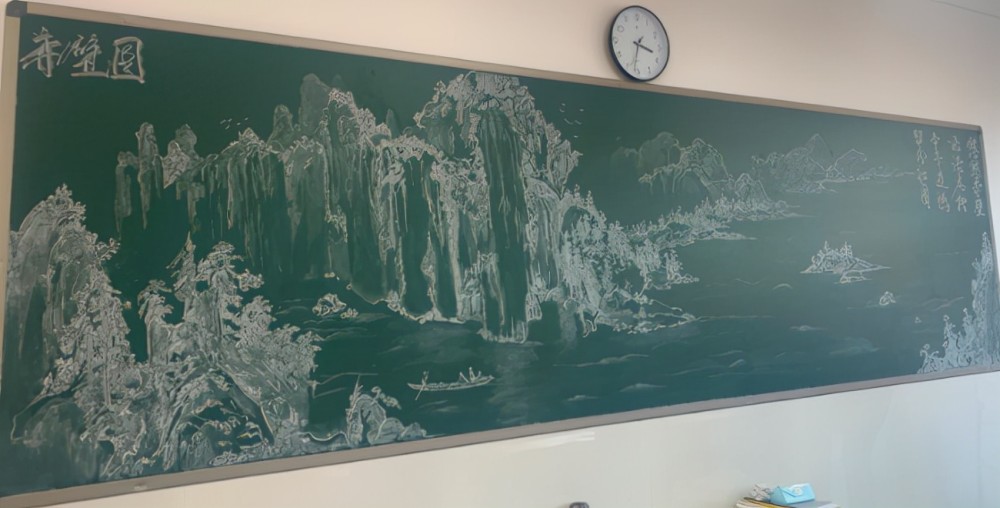 浙江高一女生用粉笔画下赤壁图网友黑板都舍不得擦了