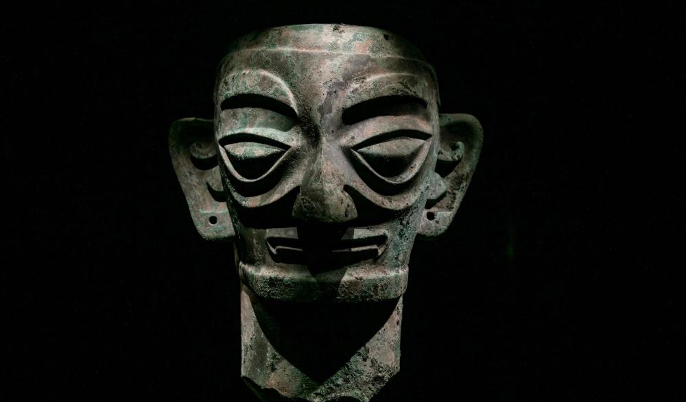 三星堆号称"世界第九大奇迹",出土文物很奇怪,古老文明太神秘