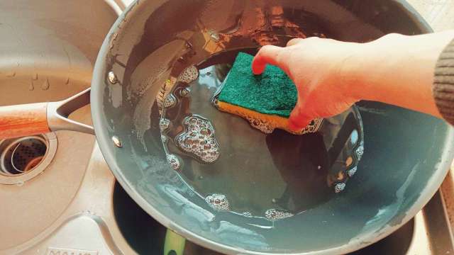 轻松做美食，0涂层更健康，三禾窒氮轻铁锅开箱分享