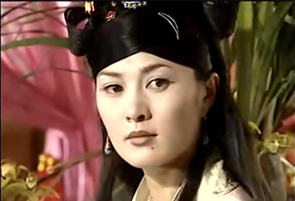 2008年近40的王菁华应张纪中邀请出演《倚天屠龙记》中的灭绝师太,她