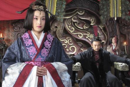 历史上芈八子为何能成为宣太后,她是作为陪嫁滕女嫁入秦国的吗?