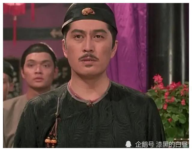 其中,他在《唐伯虎点秋香《武状元苏乞儿》等周星驰电影中扮演的