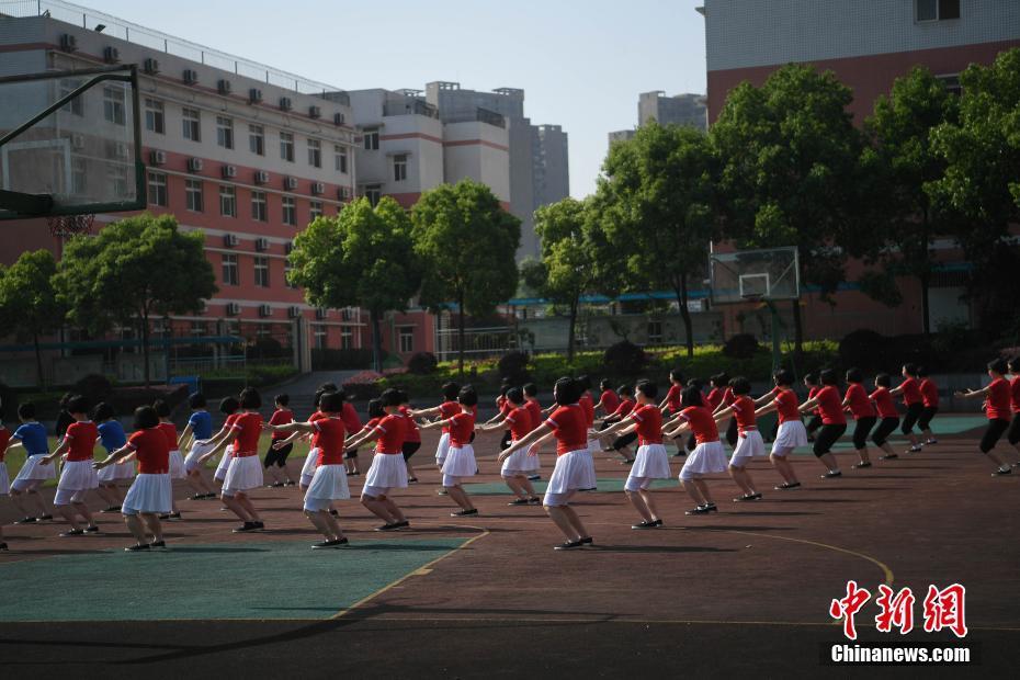 探访女子强制隔离戒毒所：跳广场舞协助康复(图)