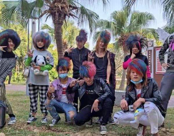 被迫消失的杀马特少年如今怎样了