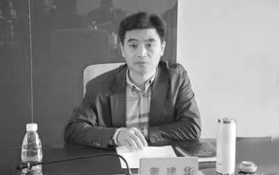 12月14日,江西省抚州市中级人民法院党组成员,副院长黄建华涉嫌严重
