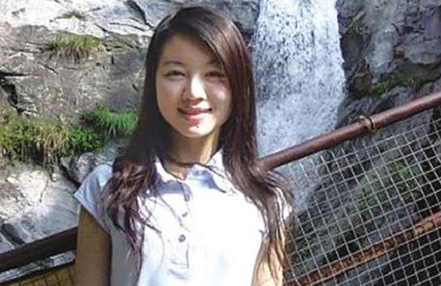 湖北女孩为救人牺牲生命定格29岁葬礼上万人送行后追授烈士