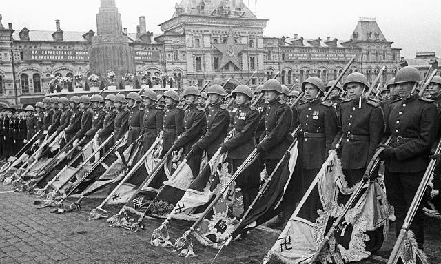 二战时期最胆大的阅兵莫斯科红场阅兵为什么德军不趁机轰炸