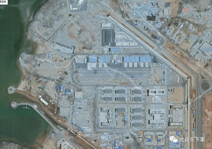 这张卫星照片拍摄的是中国在海外的唯一军事基地—吉布提基地.