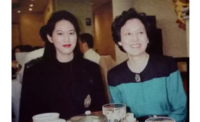 南京大屠杀作者张纯如36岁饮弹自尽死前曾怀疑儿子自闭症