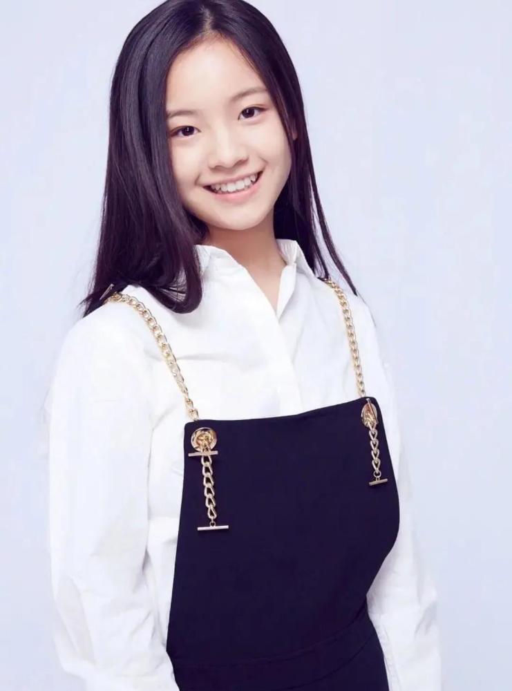 现在电视剧《雪中悍刀行》定档,李庚希又出演女主角姜泥.