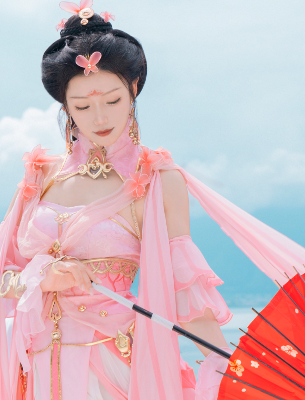 鹤梦秀秀cos:纷纷的秀姐谁不爱?