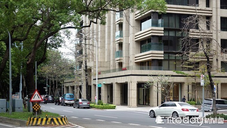 "吾疆"位处仁爱路三段,属于传统的豪宅区段.