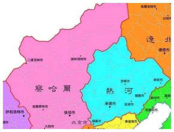 而内蒙古自治区的区划,在行政和地理上,和察哈尔省等省份重叠,因此,在