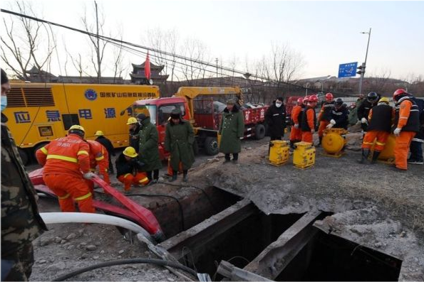 山西孝义市一盗采煤矿发生透水事故,21人被困井下,目前救援仍在紧张