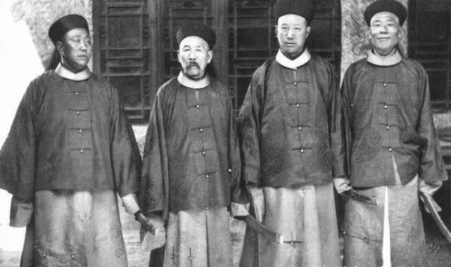 他于1889年被提拔为直隶提督,1894年,叶志超率领2400余人的清军部队