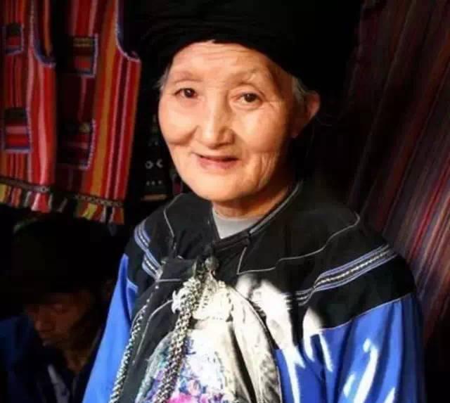 历史上最后一位压寨夫人杨炳莲90多岁仍气质独特心似莲花洁