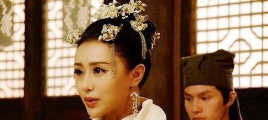 一般百姓都瞧不起风尘女子,但中国历史上叱咤风云的人物很多人喜欢